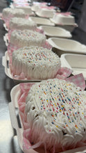 Irresistibles Bento Cakes